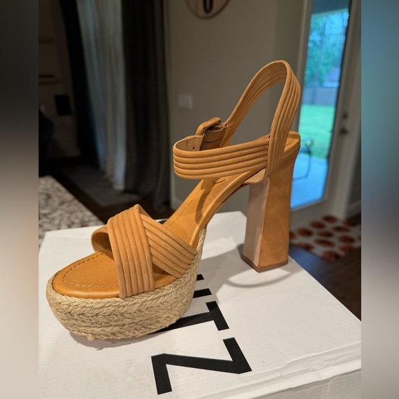 SCHUTZ Heels 🤎 - Picture 5 of 14